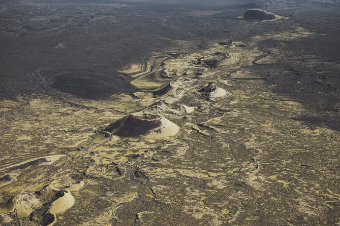 Airplane Sightseeing flight over Laki craters and highland - Key Points