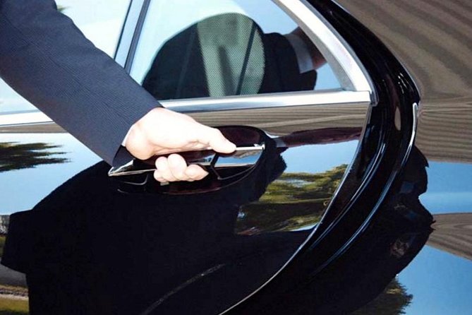 Airport Private Transfer to Cascais - Sintra - Estoril - Comfortable, Bilingual Drivers and Onboard Amenities