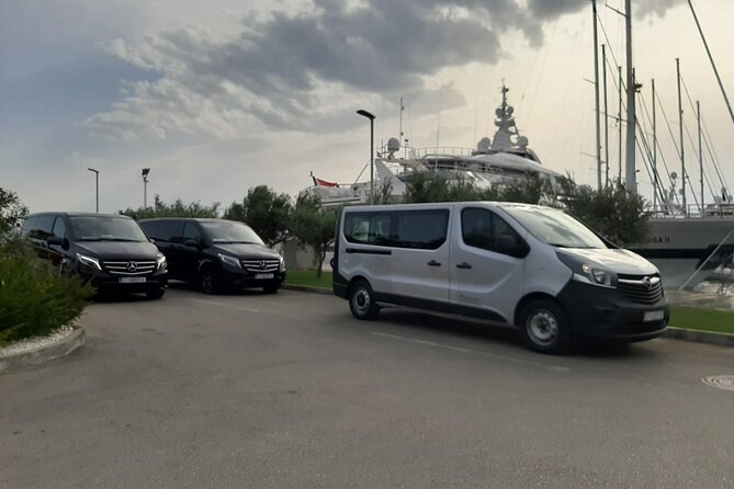 Airport shuttle - Practical, Reliable, and Highly Rated Service