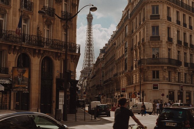 Airport transfer CDG - Paris | Driver Professional - Flexibility with Cancellations and Customer Support