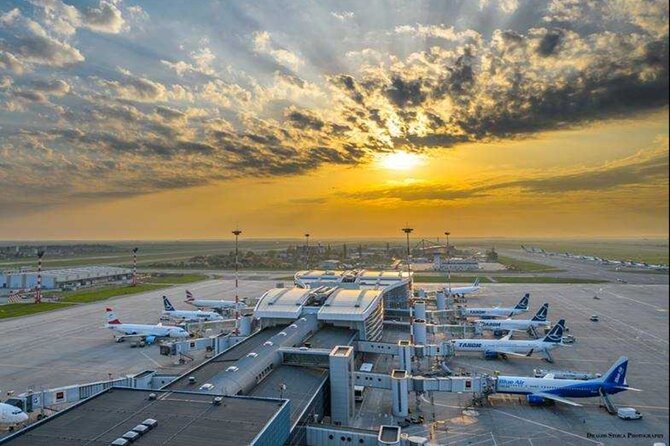 Airport Transfer -One way Bucharest Otopeni Henri Coand Airport - The Experience of the Ride: Comfort and Punctuality