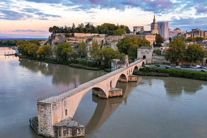 Aix en Provence and Avignon city of Popes Private Tour - Key Points