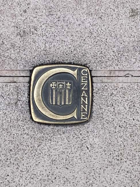 Aix-en-Provence: Guided Walking Tour with Calisson Tasting - Visiting 17th and 18th Century Private Mansions