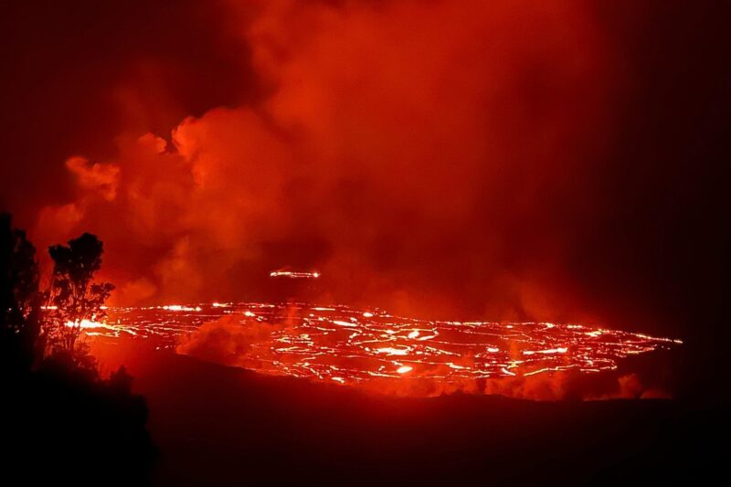 Akaka Falls Tour - Volcanoes National Park and Hilo Discovery - The Guide and Multilingual Options