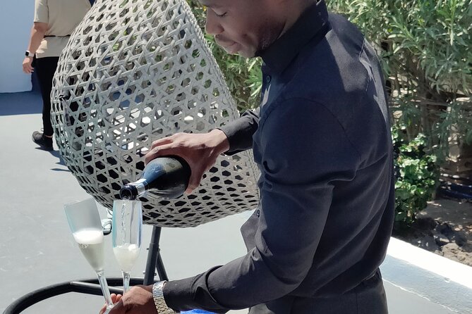 Akrotiri: Spa break for 3-4 friends, Pool access, wine & fruits - How the Experience Comes Together