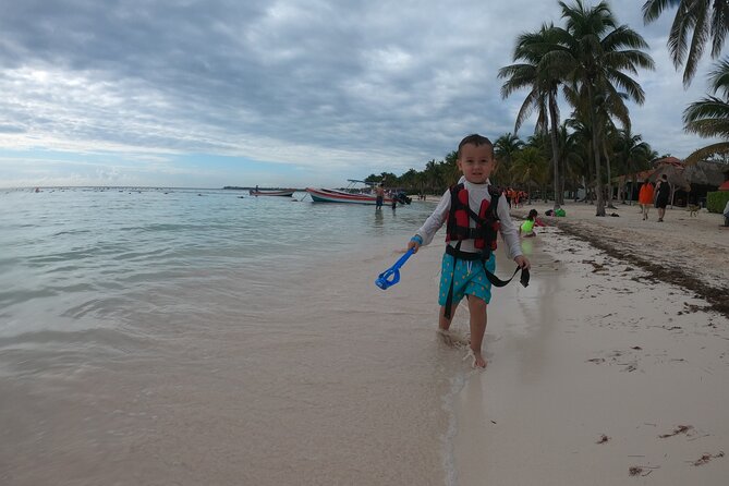 Akumal Turtles Snorkeling and GoPro pictures - The Guide Experience and Group Atmosphere