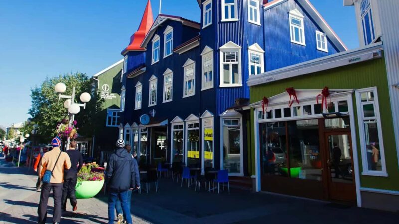 Akureyri Private Walking Tour - Exploring Ráðhústorg Square and Göngugatans