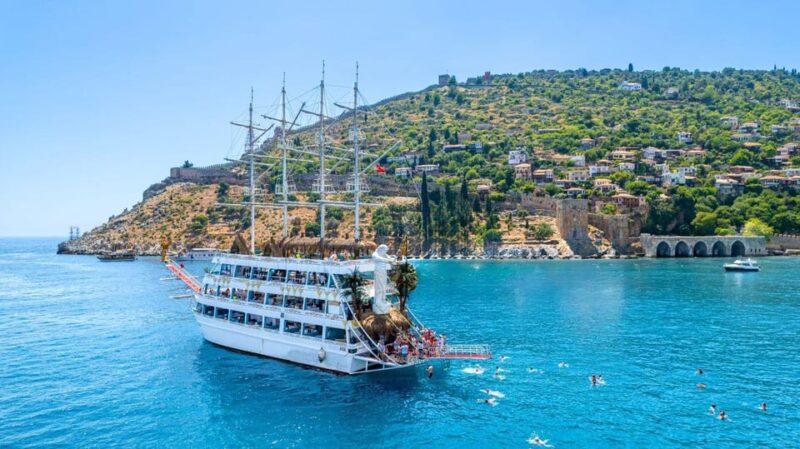 Alanya: All n-Clusive Luxury Boat Tour With DJ and Party - Onboard Entertainment and Turkish Lunch