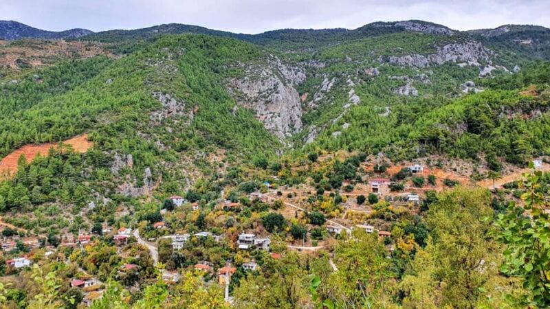 Alanya: Dim Cave and Dimçay River Jeep Safari Tour - Traditional Village Life at Nomad Village