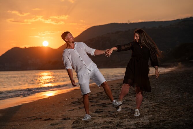 Alanya Holiday Photo Shoot Families, Couples & Solo Travelers - How the Session Unfolds: Posing Guidance and Outfit Changes