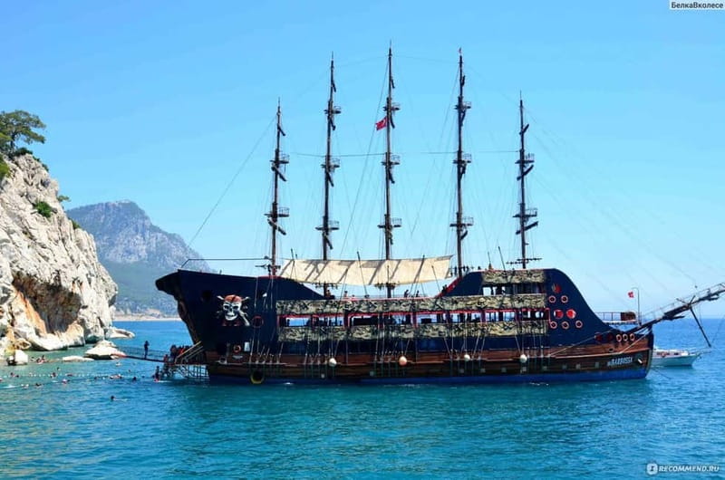 Alanya: Pirate Boat Party with Foam, Disco, Lunch & Drinks - The Foam and Disco Party Experience onboard