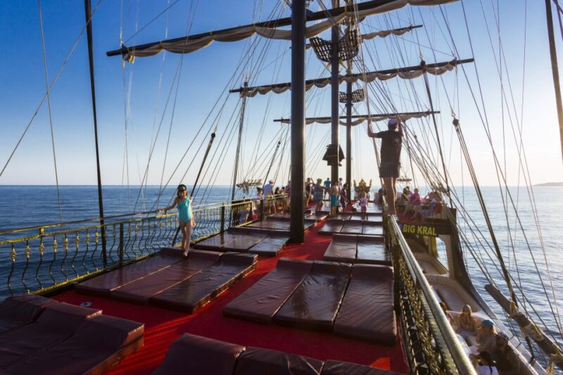 Alanya: Pirate Boat Tour with Buffet Lunch and Drinks - Visiting the Famous Pirate and Lovers’ Caves