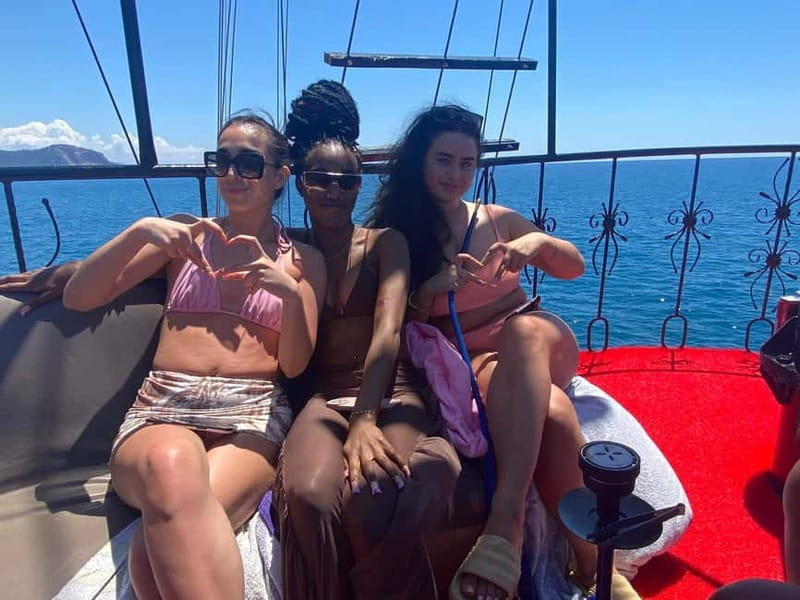 Alanya: Pirate Boat Tour with Lunch & Unlimited Soft Drinks - Setting Sail on a Pirate Boat from Alanya Harbor