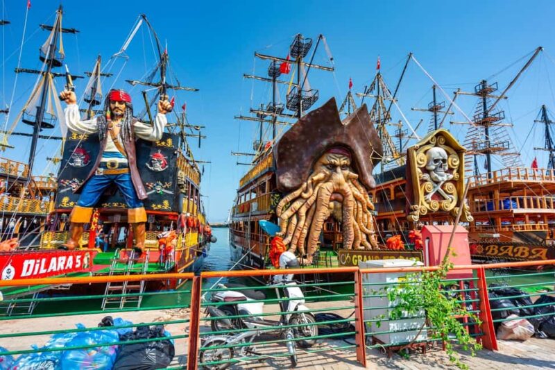 Alanya: Pirate Boat with Foam Party incl. Lunch & Drinks - Swimming breaks in crystal-clear waters
