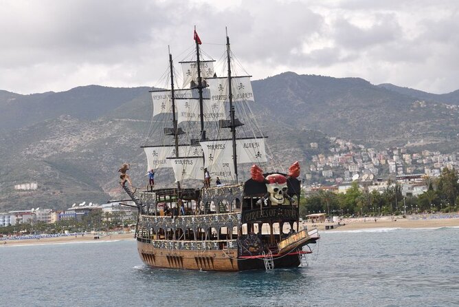 Alanya: Pirates Yacht Tour with Lunch and Soft Drinks - Dolphin Watching and Onboard Entertainment on the Return Trip