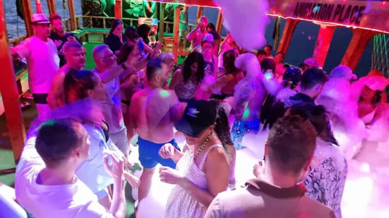Alanya: Sunset Cruise with Dinner and Foam Party - Exciting evening on the Mediterranean: Sunset cruise with dinner and foam party in Alanya