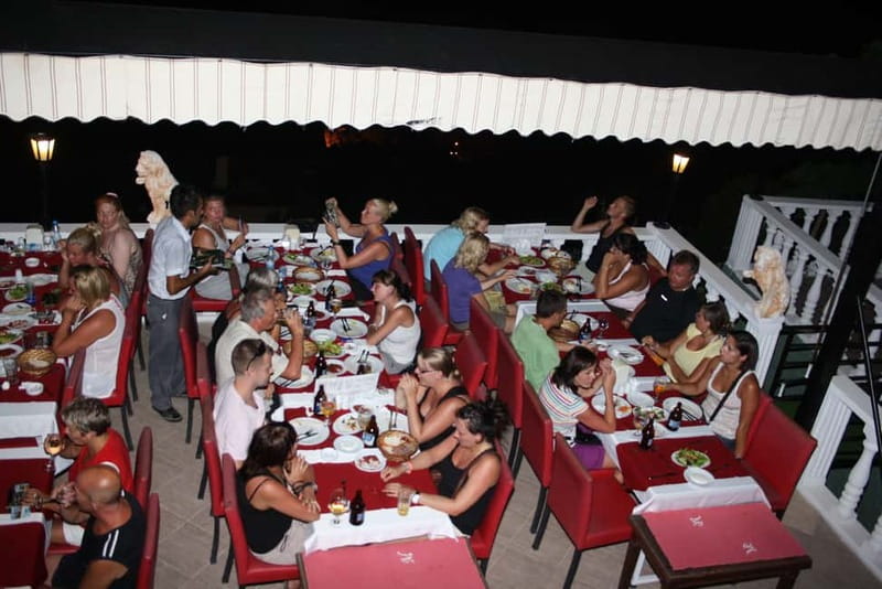 Alanya: Sunset Night Safari with Boat Trip incl. Dinner - Traditional Dinner with Live Entertainment