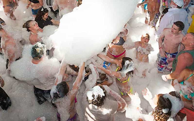 Alanya: Sunset Yacht Tour with Dinner and Unlimited Drinks - Setting out on a Sunset Cruise Along the Alanya Coast