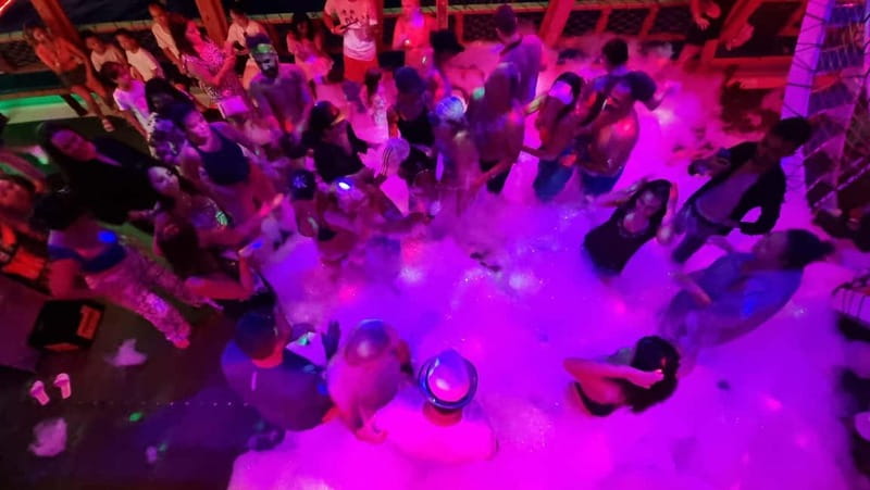 Alanya: Transfer to the Night Disco Boat Tour & Foam Party - Dive into the Foam Party Frenzy