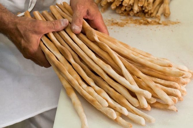 ALBA walking & TASTING tour (food, wine and history) - Exploring Alba’s Traditional Bakery and Cheese Shops