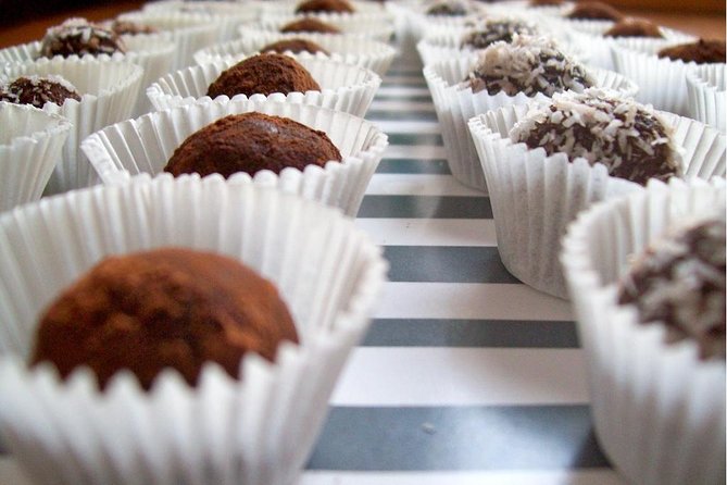 ALBA walking & TASTING tour (food, wine and history) - Sampling at Alba’s Gourmet Truffle Producer and Historic Café