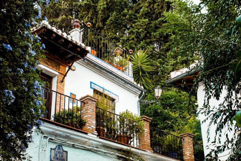 Albayzín: Granada's Albayzín Tour with Food Tasting - Logistics and Group Experience