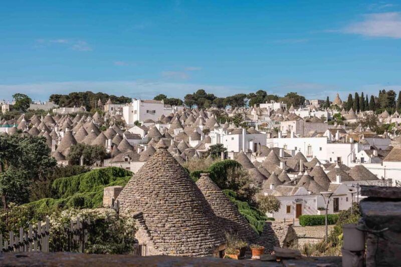 Alberobello: Walking Tour among Trulli Houses with a Local - The Expert Guides and Their Storytelling Style