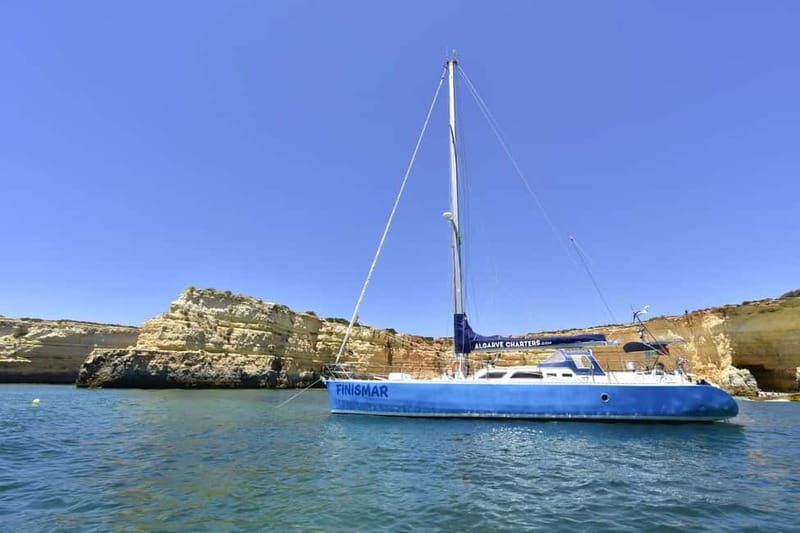 Albufeira: 2h Private Yacht Charter - Scenic Route Along the Algarve Coast