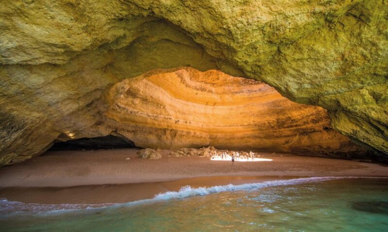 Albufeira: 3-Hour Benagil Caves & Coastline Tour - "Unwind" - Scenic Views from the Water