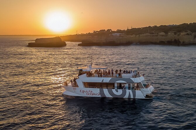 Albufeira: 6-Hour Sunset Dinner Catamaran Cruise with Open Bar - Practical Tips for Participants