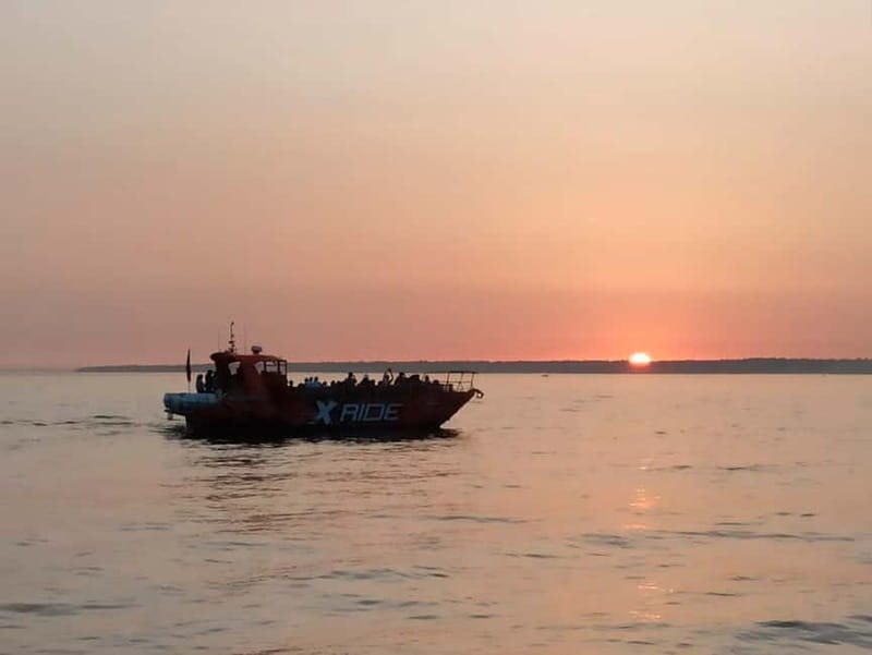 Albufeira: Benagil Cave Sunset Cruise - Meeting Point at Albufeira Marina