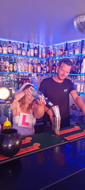 Albufeira: Cocktail Making Class and Karaoke Party with DJ - Key Points