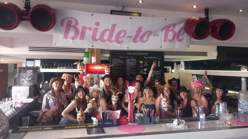 Albufeira: Cocktail Making Class at The Waterfront - Timing, Pacing, and Group Size