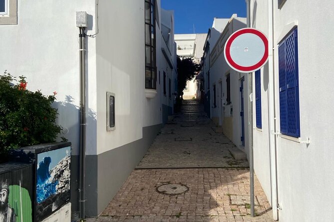 Albufeira History Walking Tour with Wine and Tapas - The Guide’s Personal Touch and Local Knowledge
