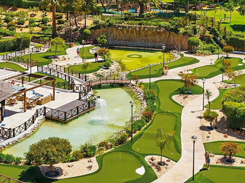 Albufeira: MiniGolf Adventure Park Entry Ticket - The 20-Hole Course and Its Unique Features