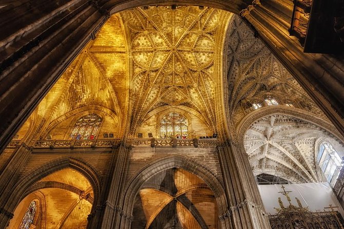 Alcazar and Cathedral of Seville Tour with Skip the Line Tickets - Discovering the Alcazar’s Moorish and Christian Palaces
