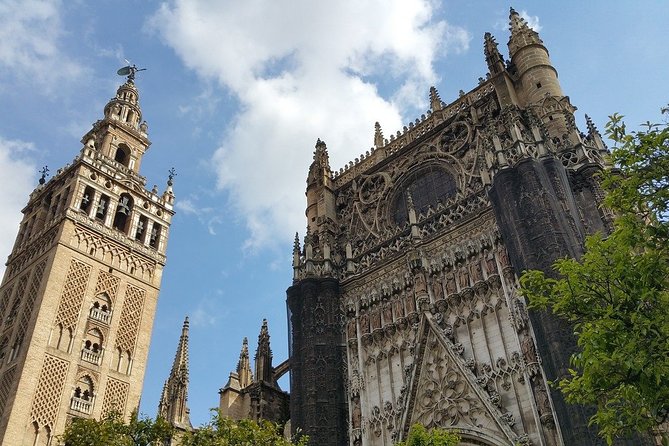 Alcazar, Cathedral and Giralda + Santa Cruz - Logistics: Meeting Point and Pacing