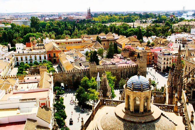 Alcazar & Cathedral of Seville Exclusive Group, max. 9 travelers - Discovering the Royal Alcazar’s Unique Architecture