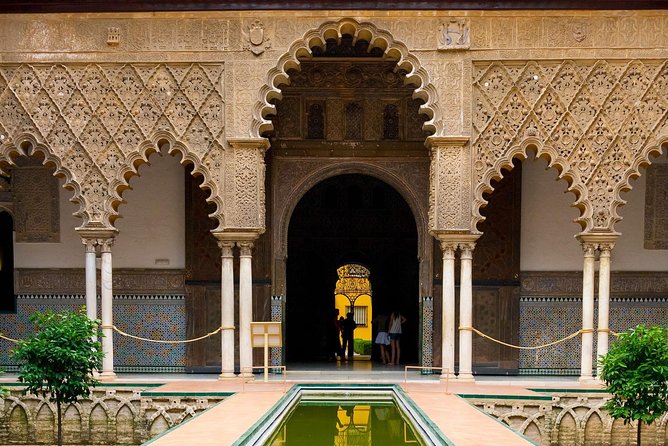 Alcazar & Cathedral of Seville Private Guided Tour - Guide Quality and Guest Experience