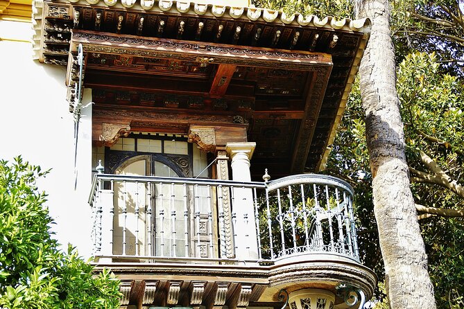 Alcazar & Santa Cruz Neighborhood Exclusive Group, max. 9 guests - The Guide’s Role and Tour Pacing