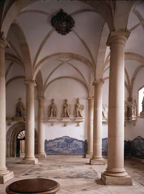 Alcobaça: Entry to UNESCO Alcobaça Monastery - Key Points
