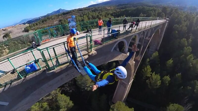 Alcoy: Bungee jumping - How the guides ensure safety during your jump