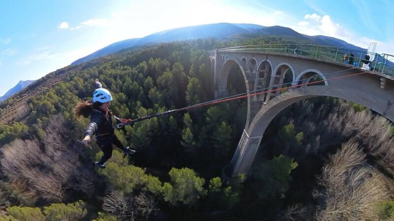 Alcoy: Bungee jumping - What makes this bungee jumping experience unique?