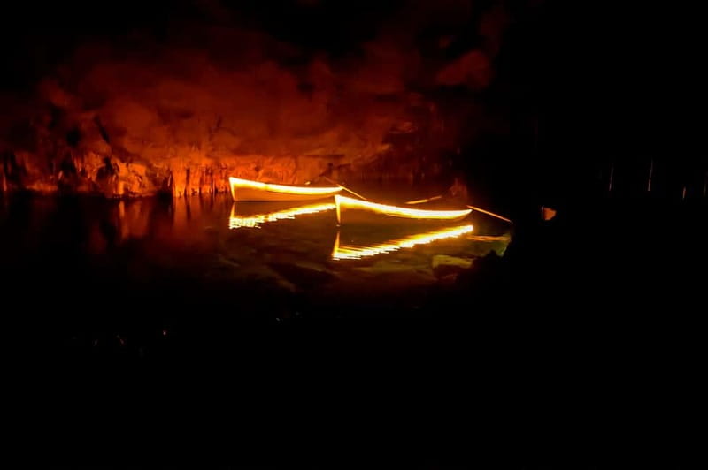 Alcudia: Caves of Drach Tour from the North with Boat Trip - Boat Ride on Lake Martel: A Serene Moment