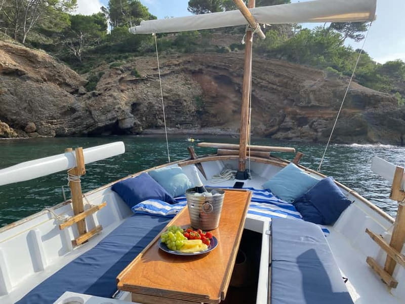 Alcudia, Private Tour: Scenic 2.5-Hour Boat Tour - Alcudia, Private Tour: Scenic 2.5-Hour Boat Tour Overview