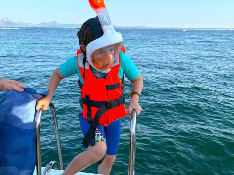 Alcudia: Sunset Tapas Cruise with Cava & Sangria Small Group - The Crew: Local, Friendly, and Knowledgeable Guides