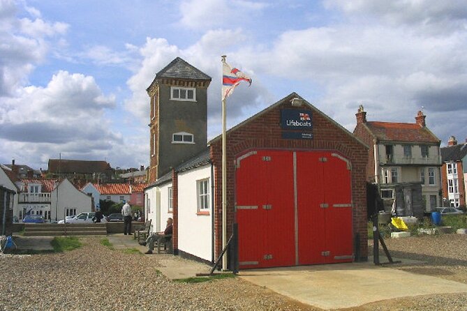 Aldeburgh: A Self-Guided Audio Tour of the Historical Seaside Town - The Benefits of Self-Guided Exploration with VoiceMap