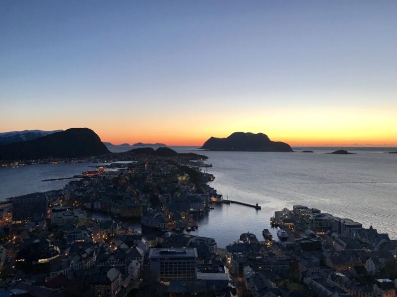 Ålesund: Ålesund and Surrounding Islands Audio Guide Tour - Physical Requirements and Accessibility