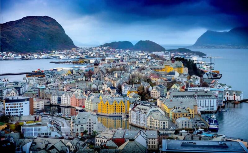 Ålesund: Geirangerfjord Cruise and Gondola Ride Tour - Key Points