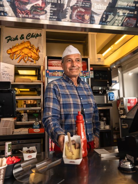 Ålesund: Guided Food Walking Tour - The Expertise and Personality of the Guides